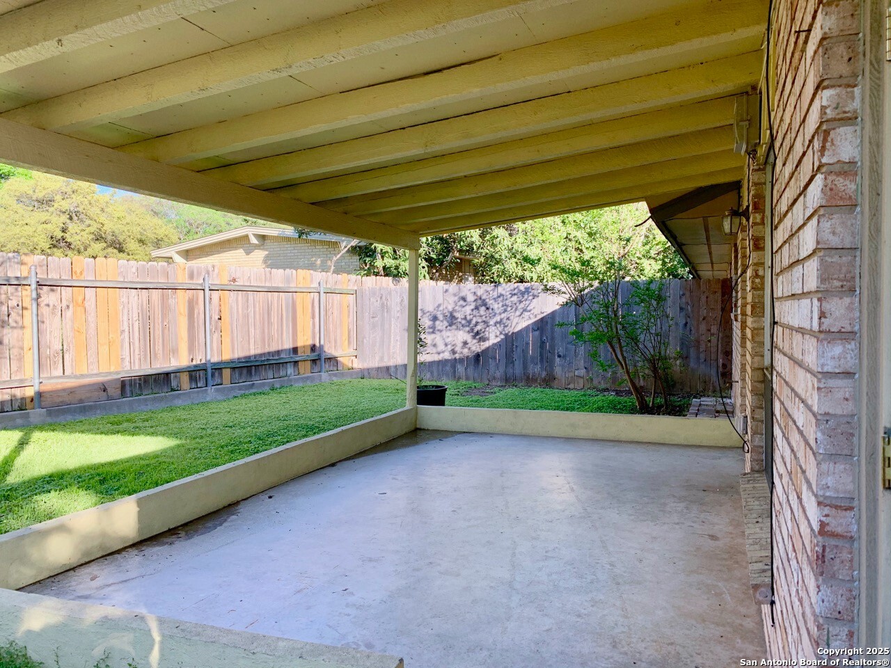 112 Travertine Ln