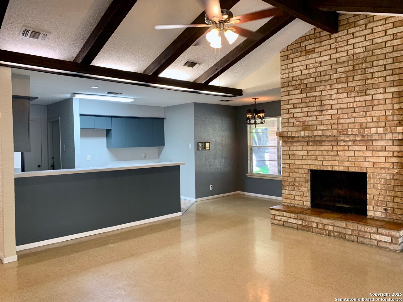 112 Travertine Ln