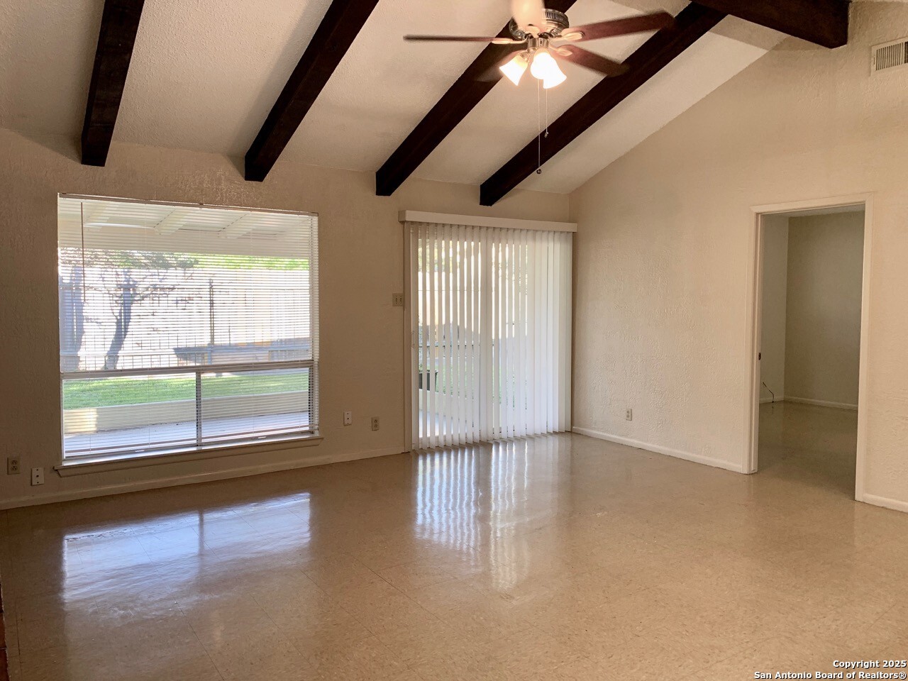 112 Travertine Ln