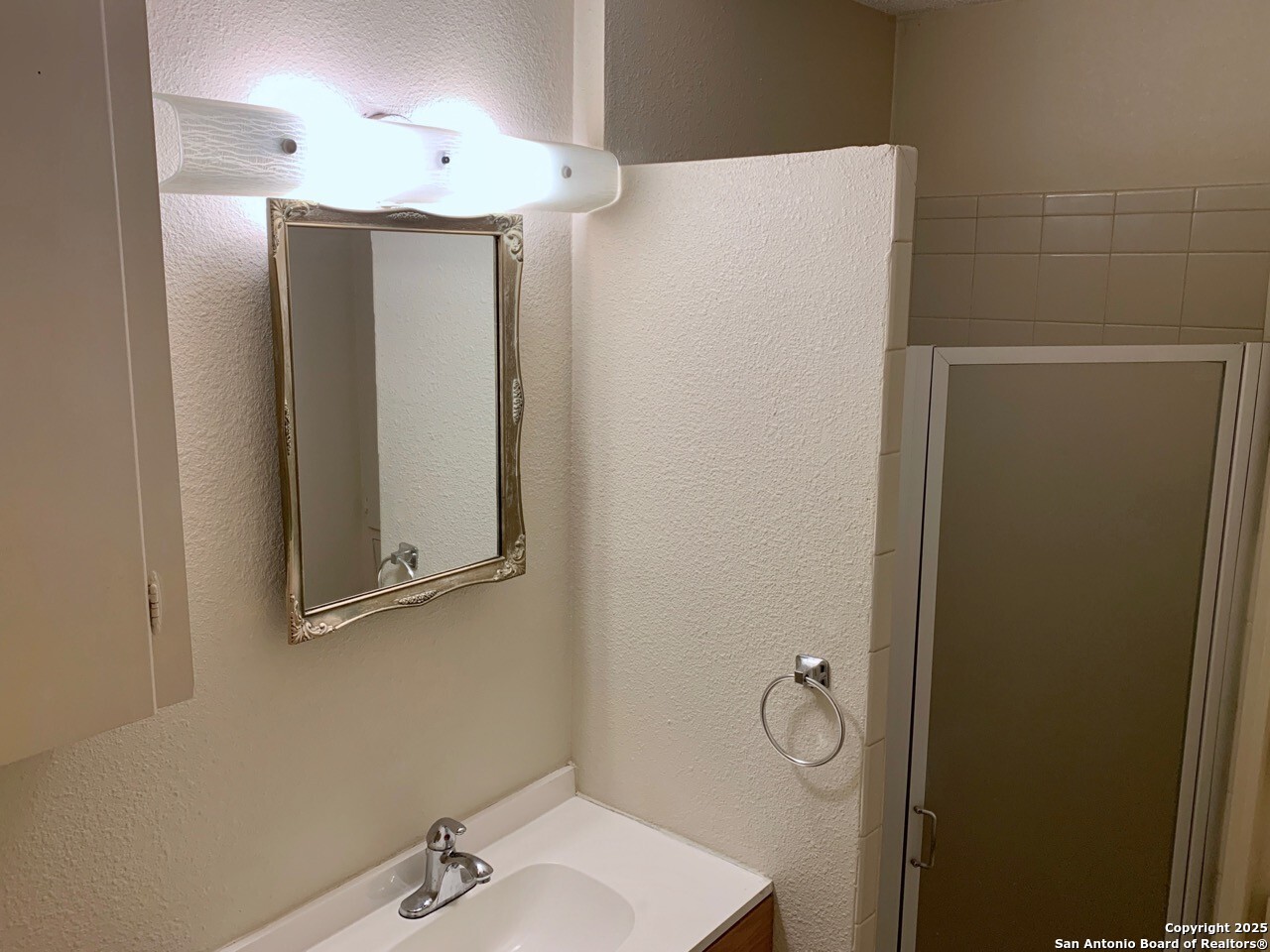 112 Travertine Ln