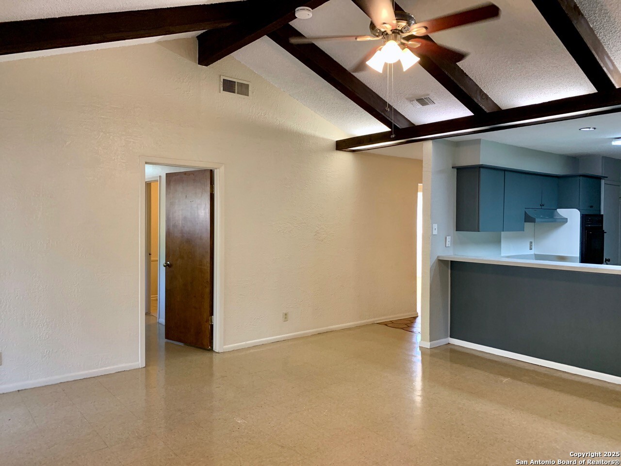 112 Travertine Ln