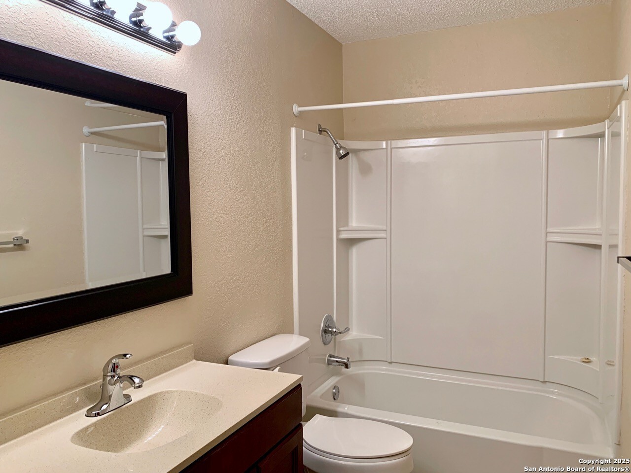 112 Travertine Ln