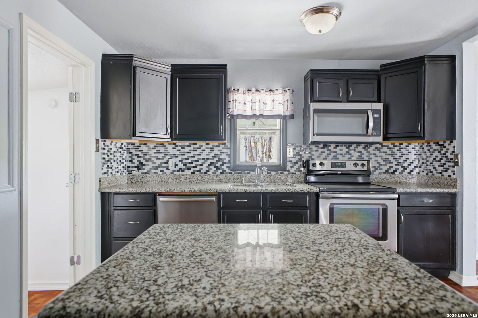 772 Cresthill