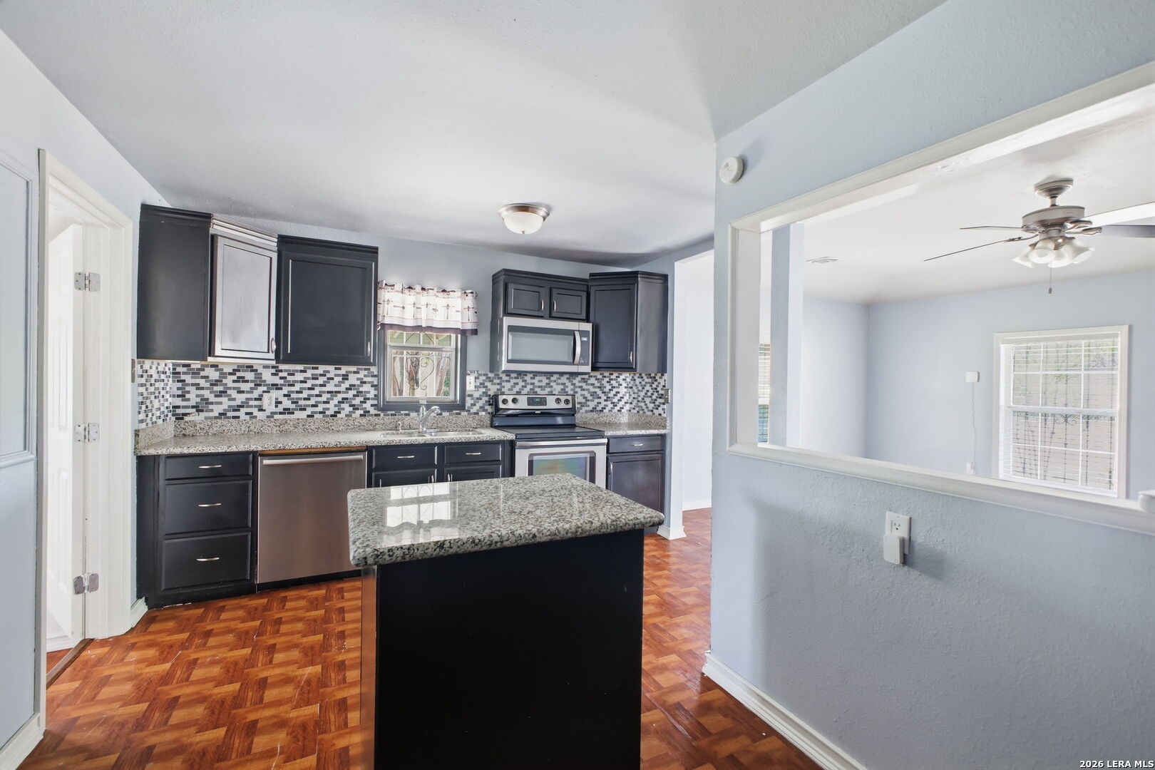 772 Cresthill
