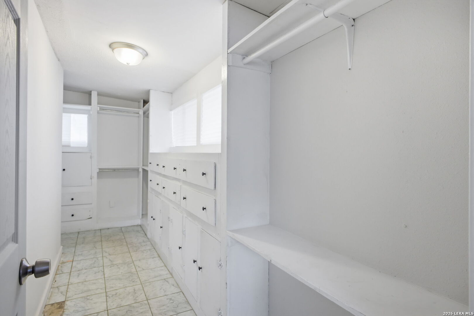 772 Cresthill