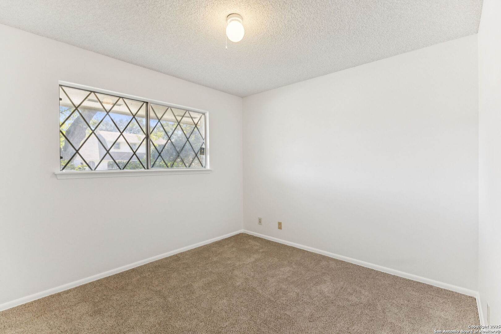 3619 Mapleton