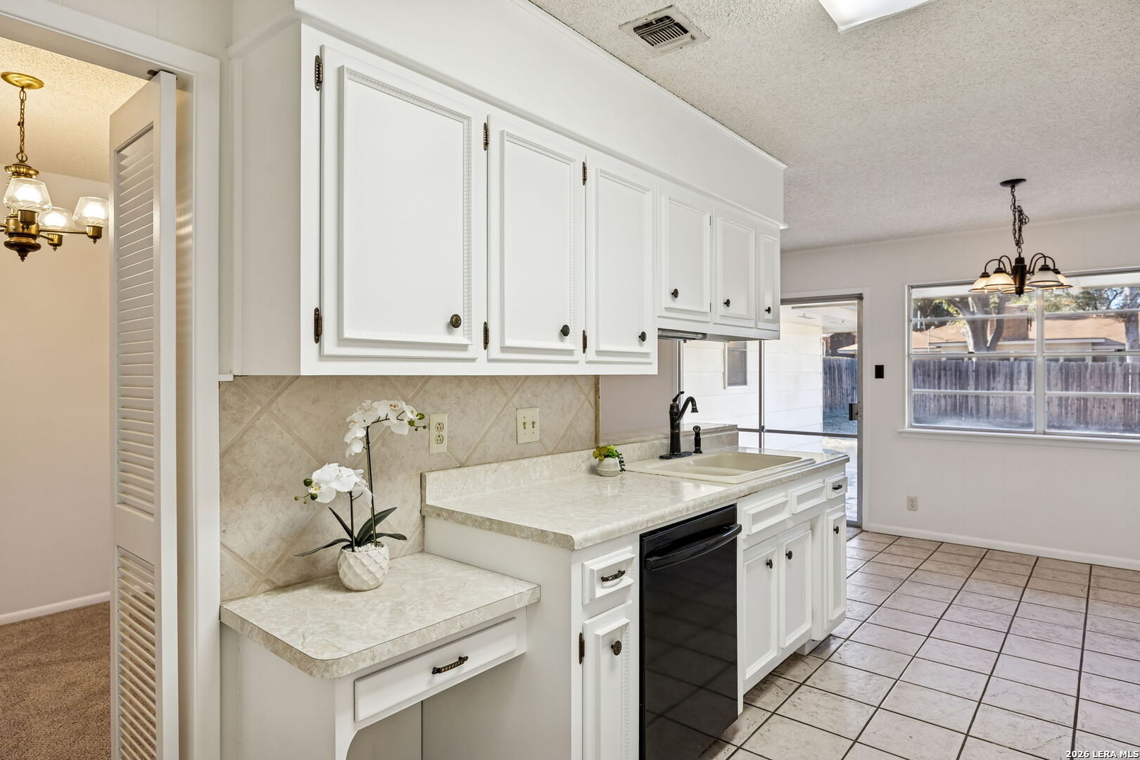 3619 Mapleton