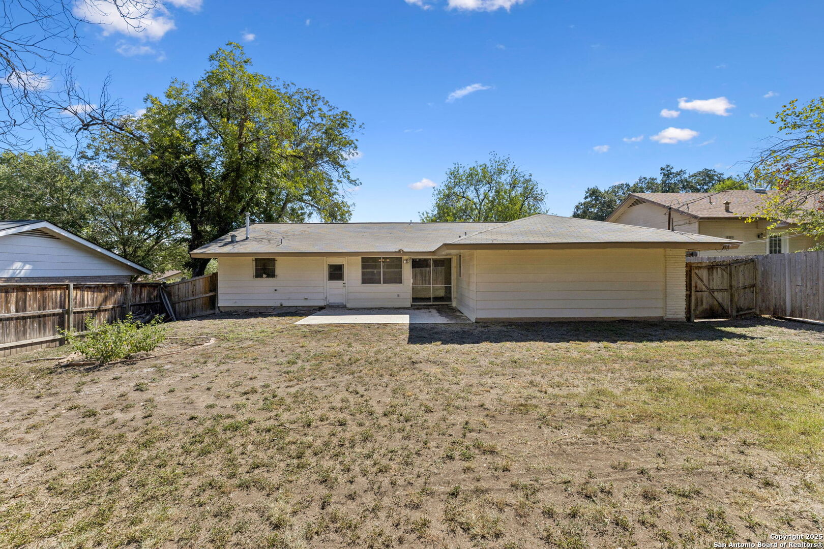 3619 Mapleton