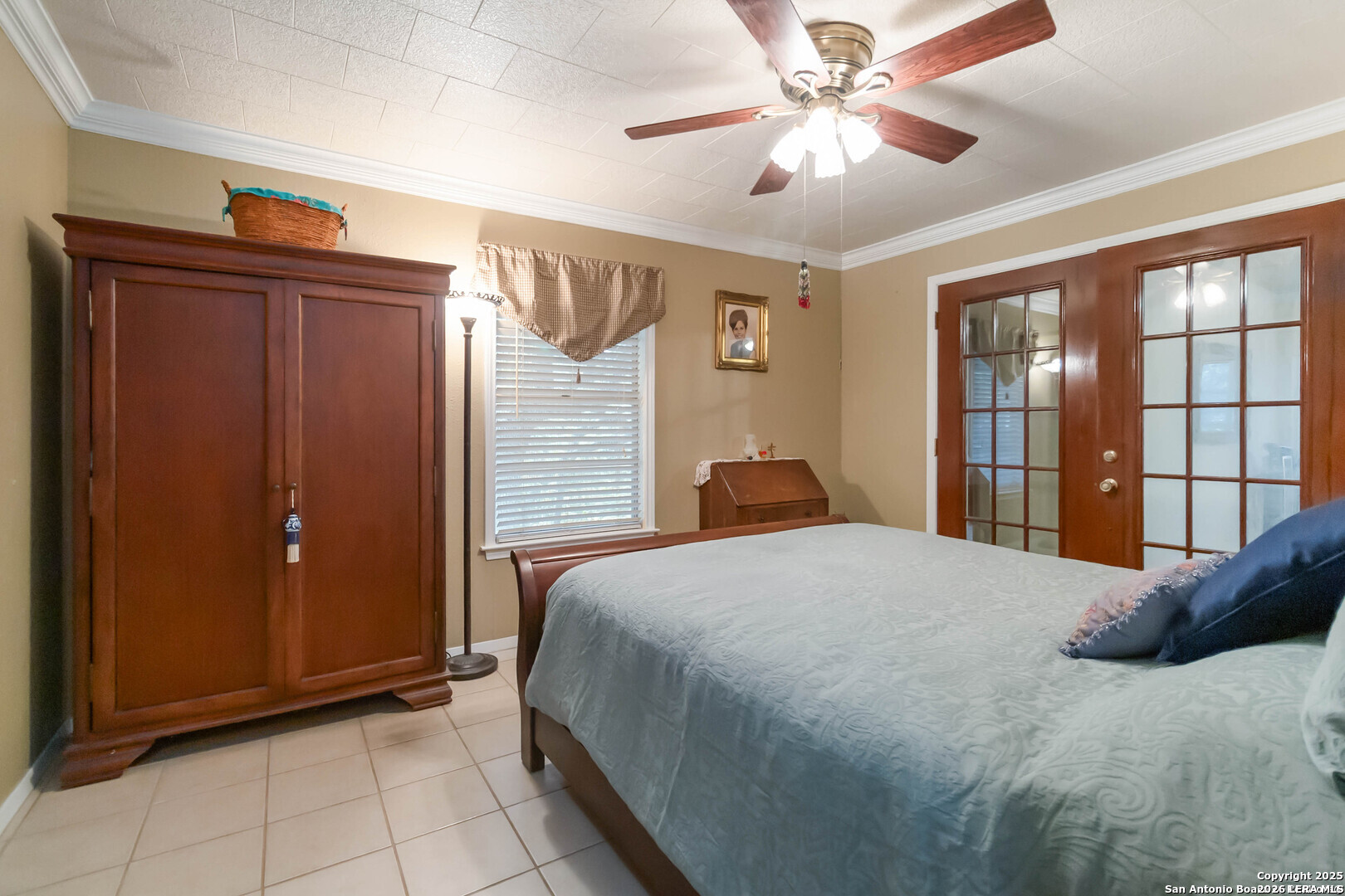 1588 WESTVIEW COURT