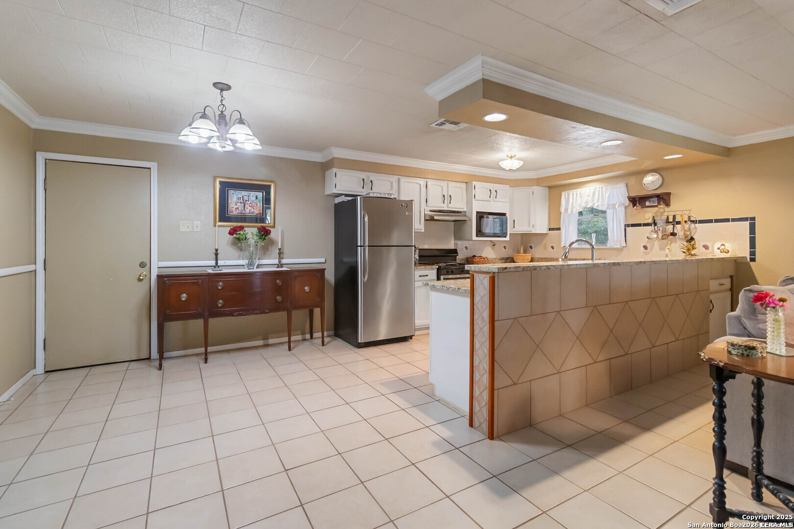 1588 WESTVIEW COURT