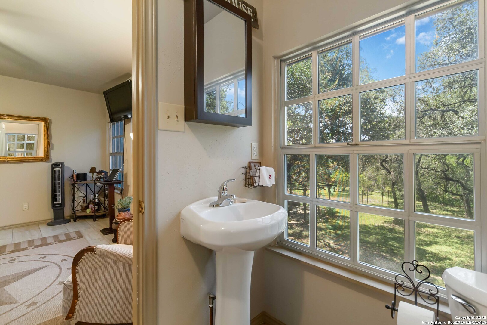 1588 WESTVIEW COURT