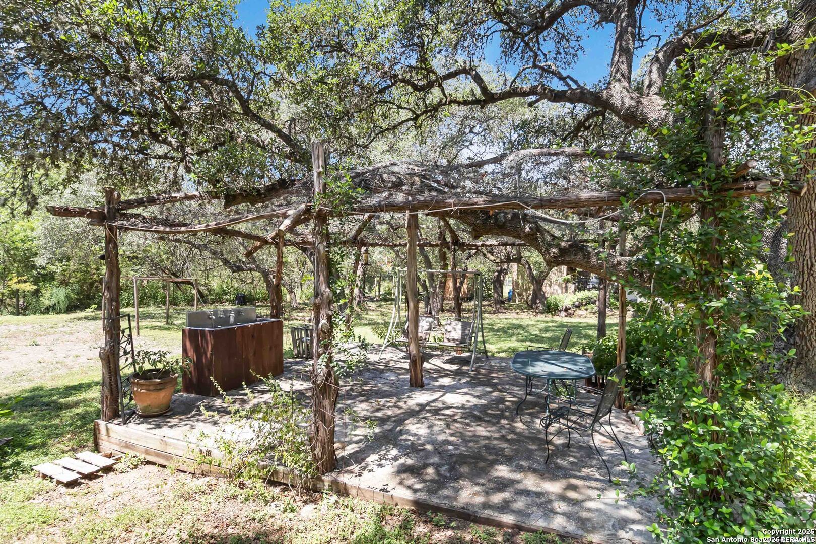 1588 WESTVIEW COURT