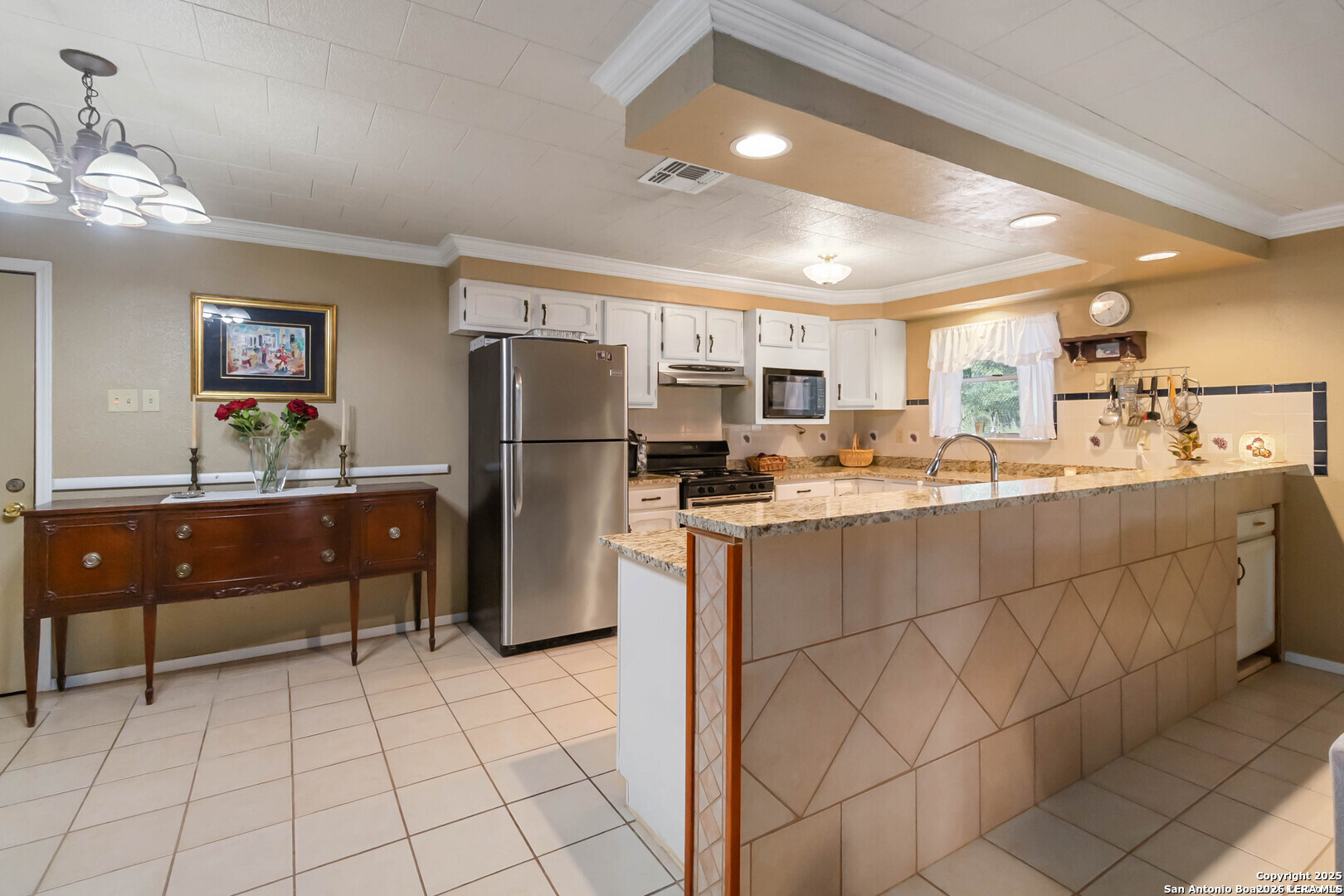 1588 WESTVIEW COURT