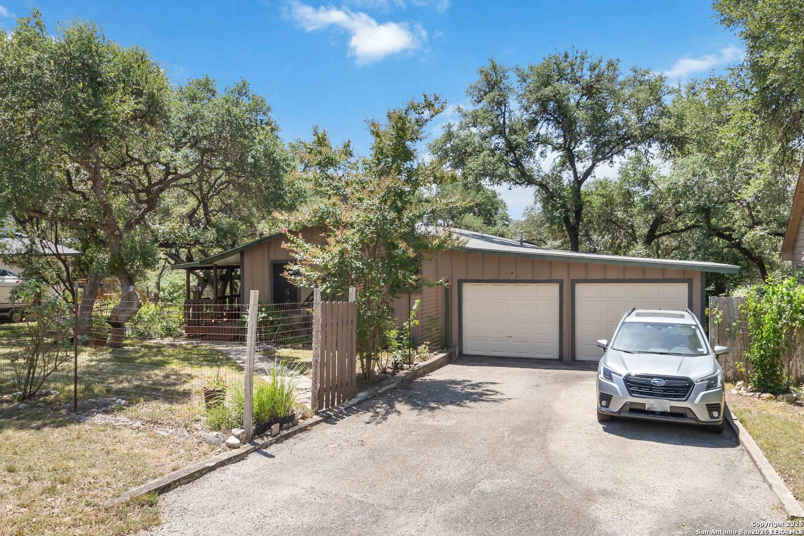 1588 WESTVIEW COURT