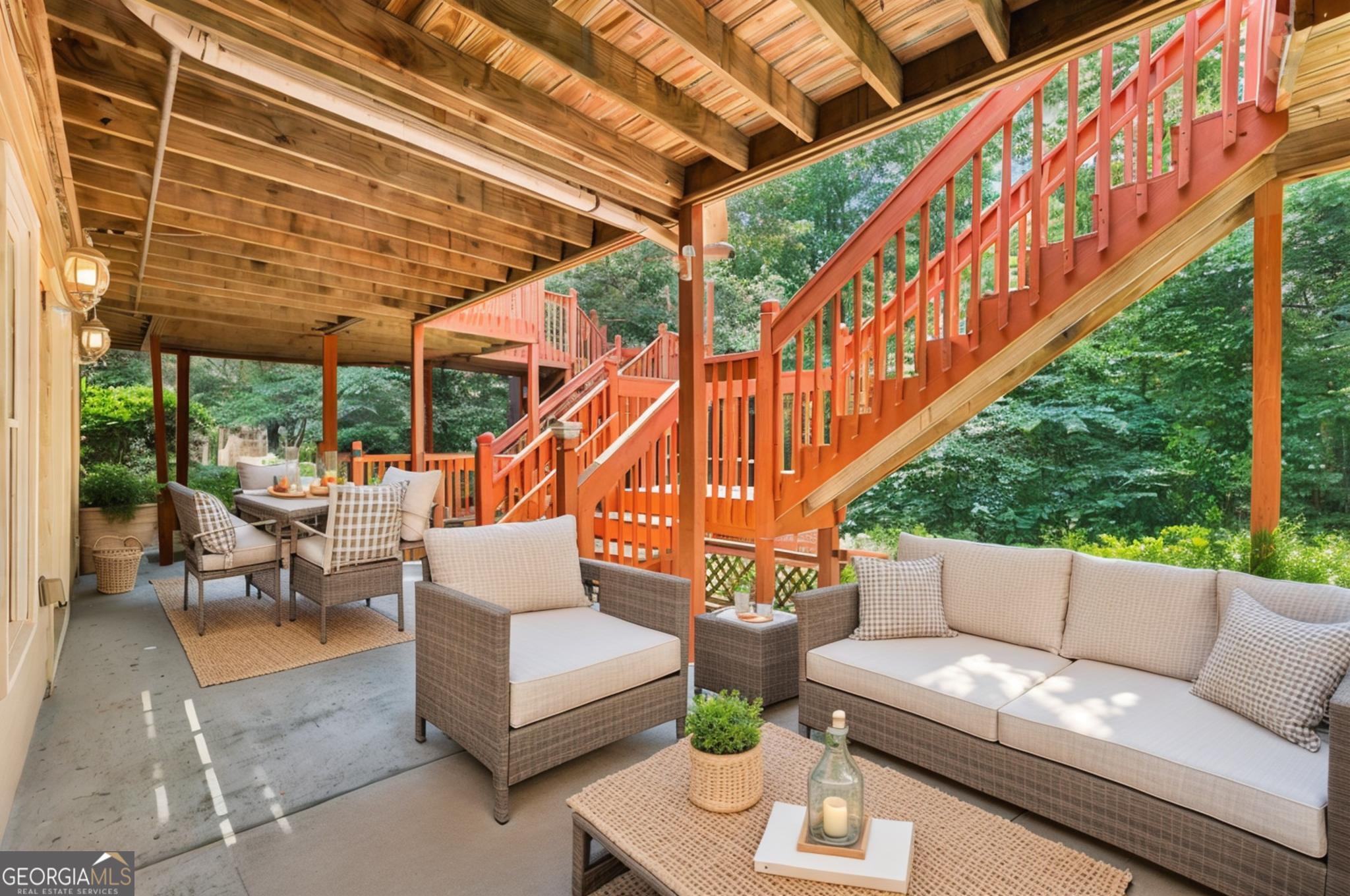 8110 Lakemont Close