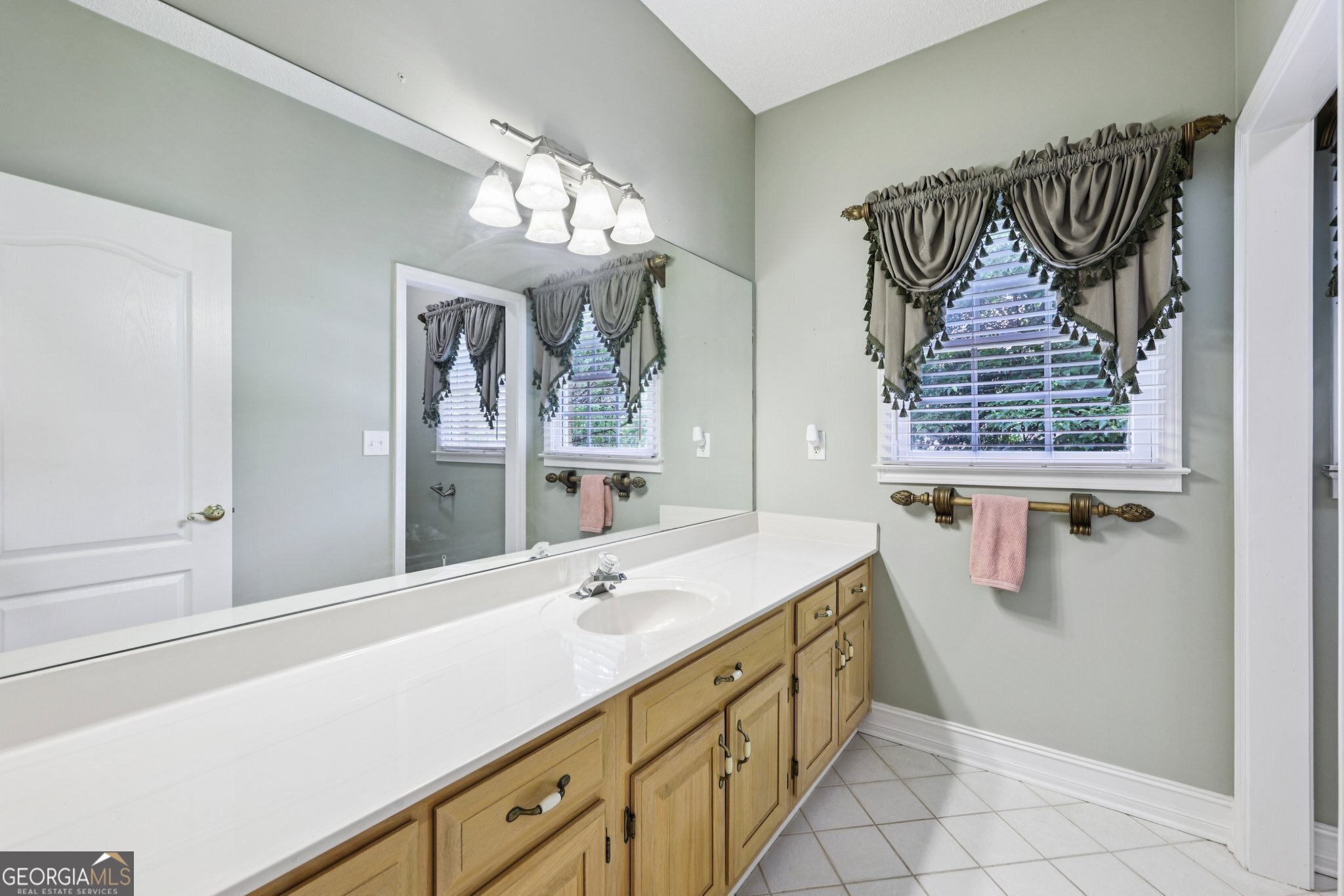 8110 Lakemont Close
