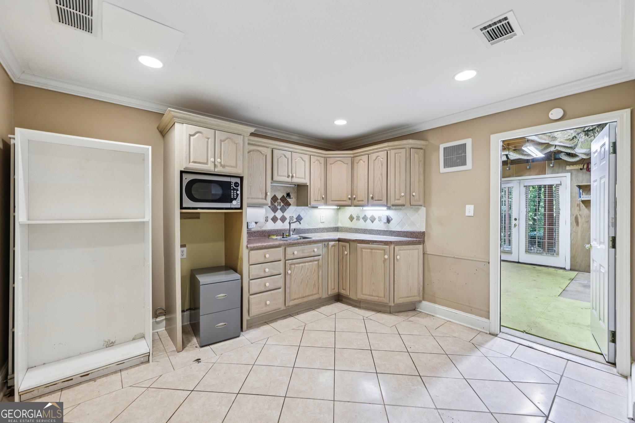 8110 Lakemont Close