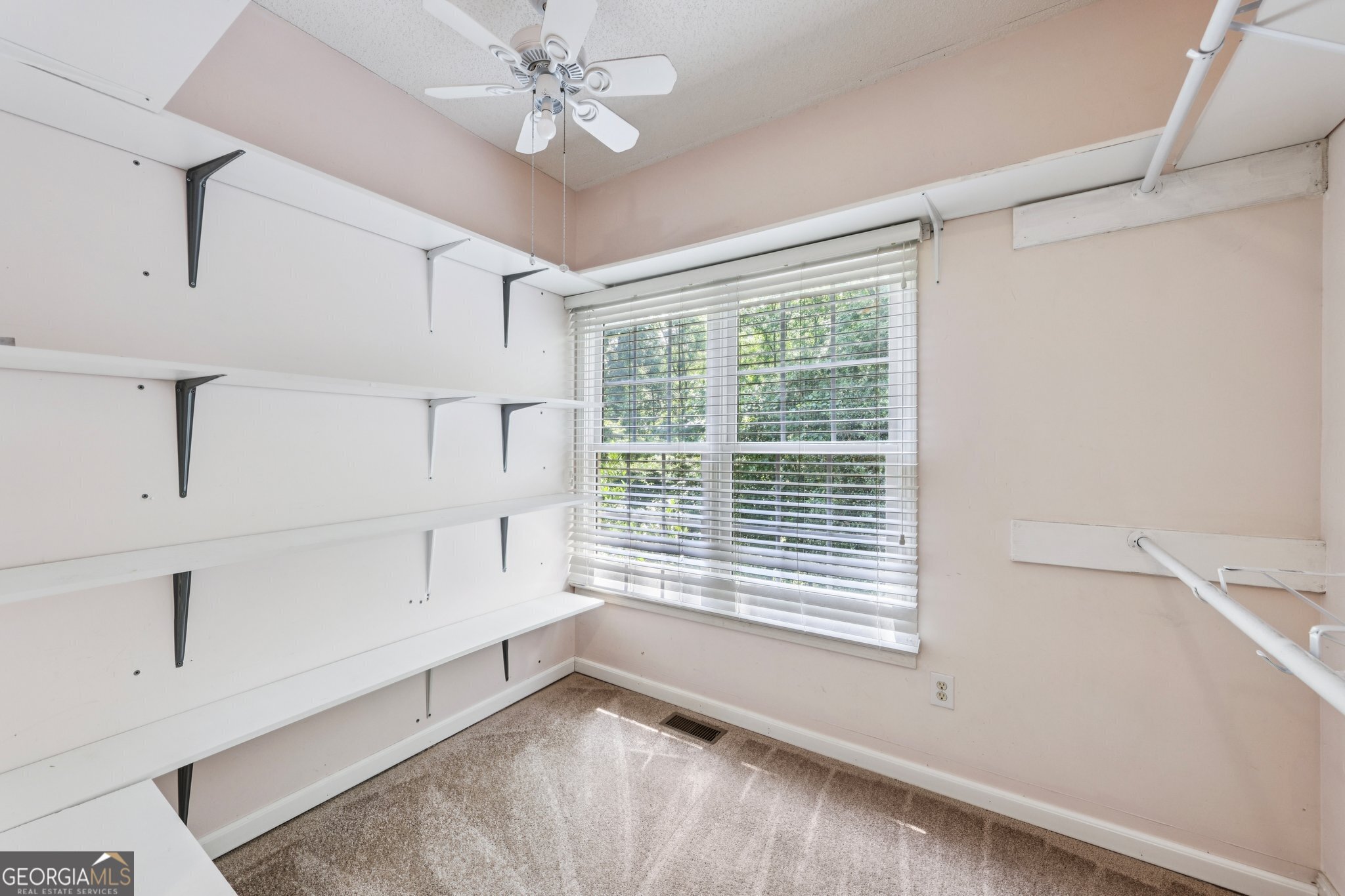 8110 Lakemont Close