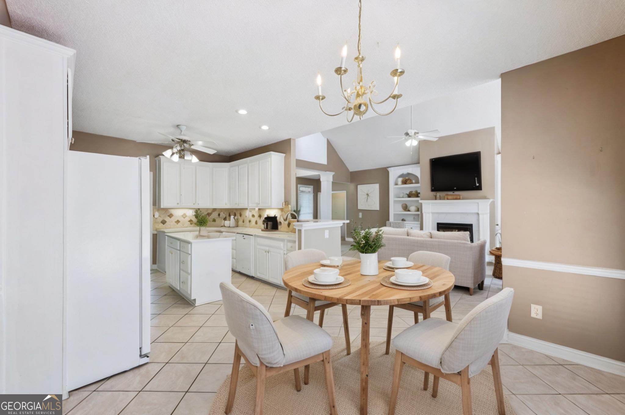 8110 Lakemont Close