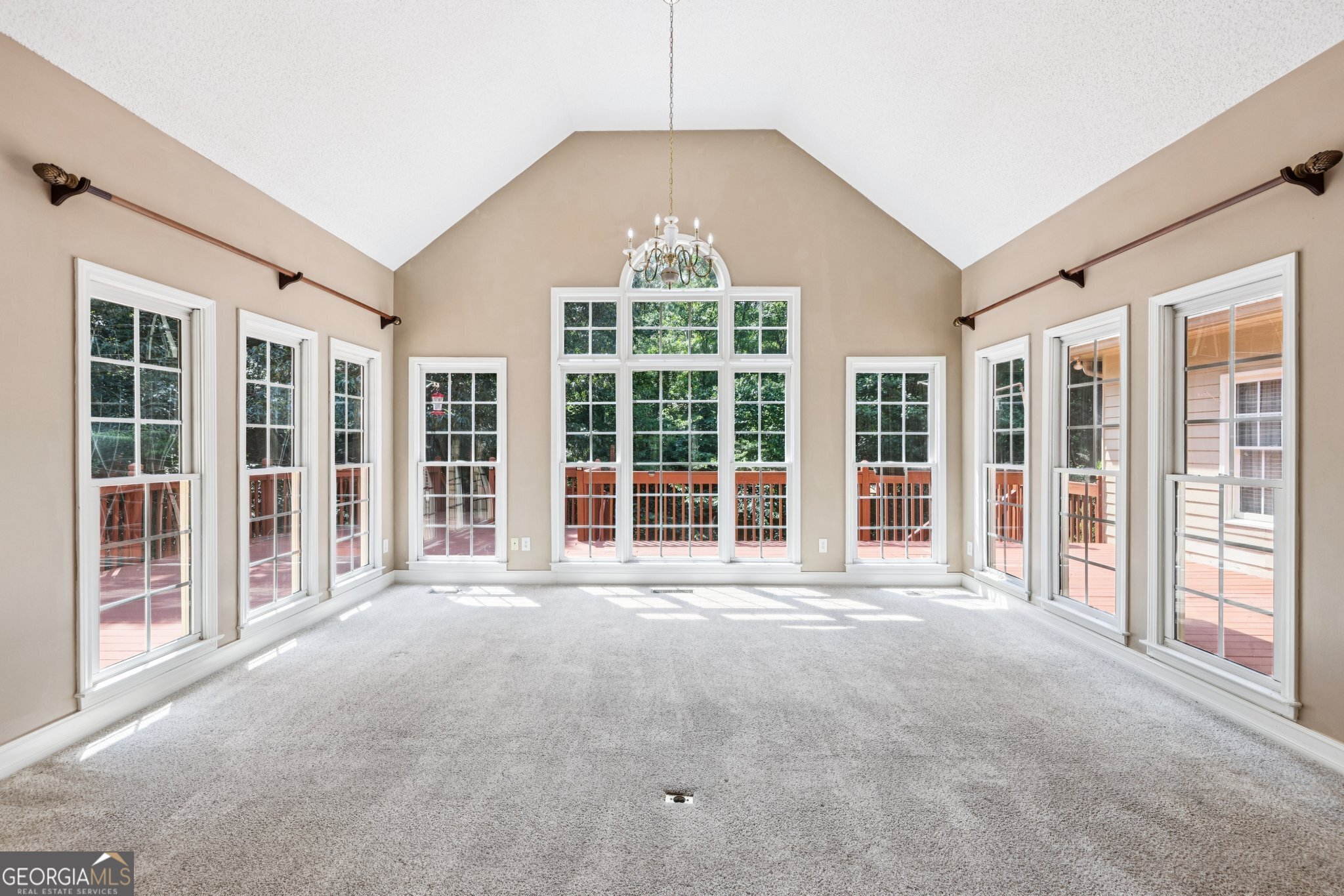 8110 Lakemont Close