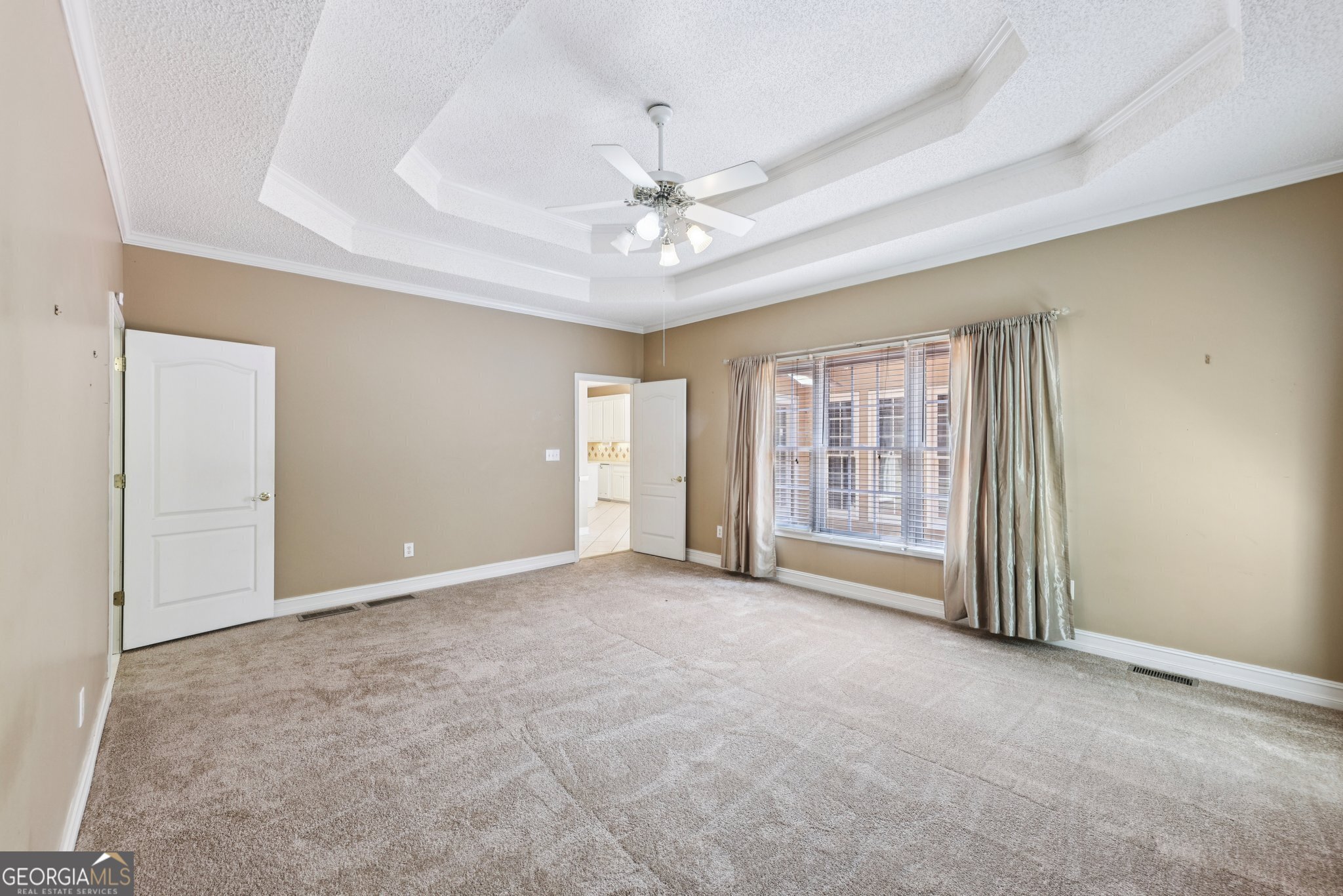 8110 Lakemont Close