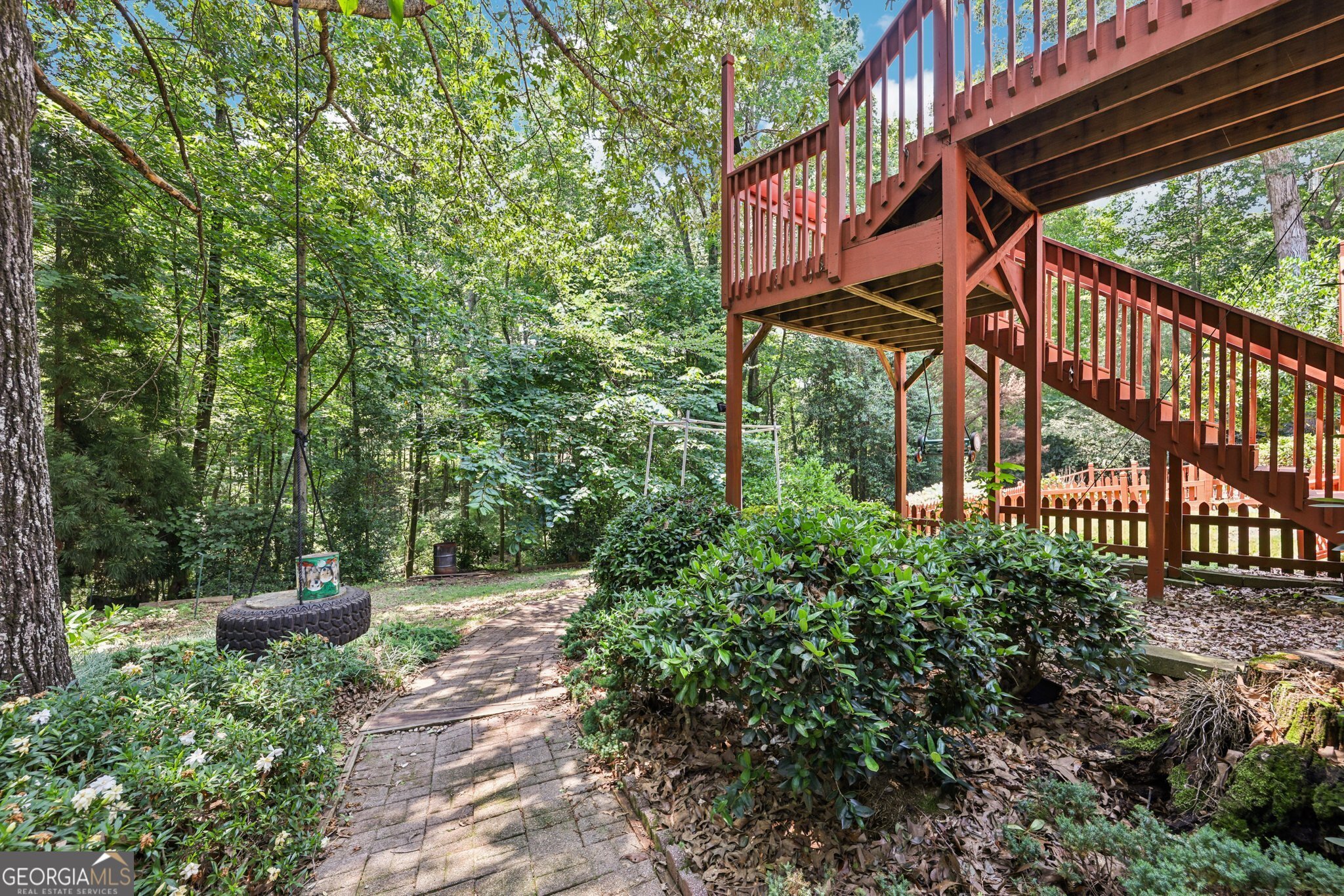 8110 Lakemont Close
