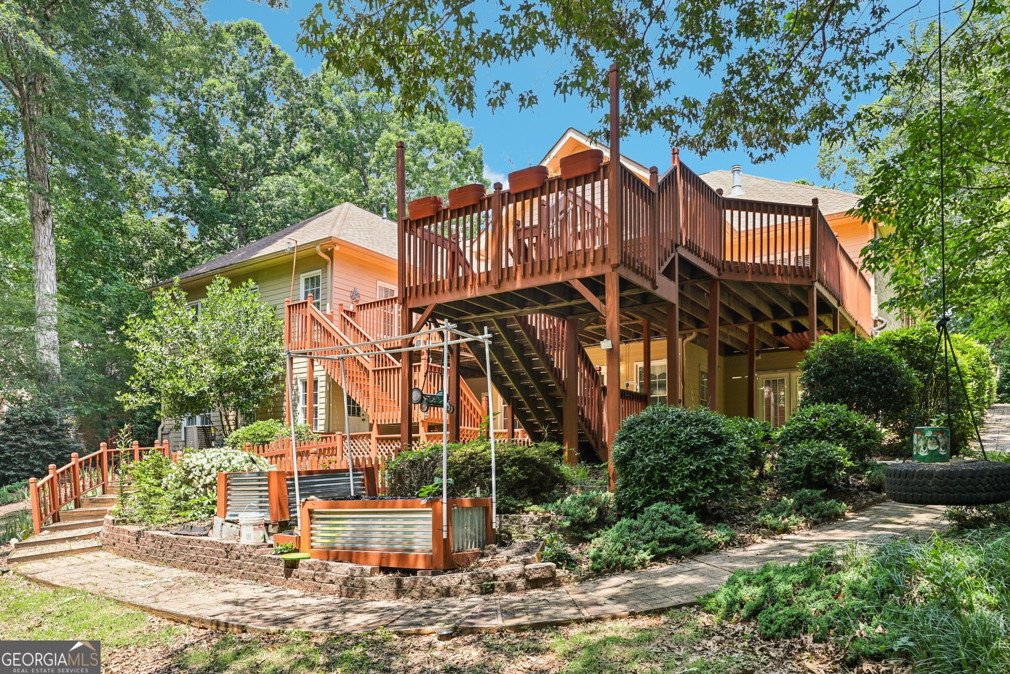 8110 Lakemont Close