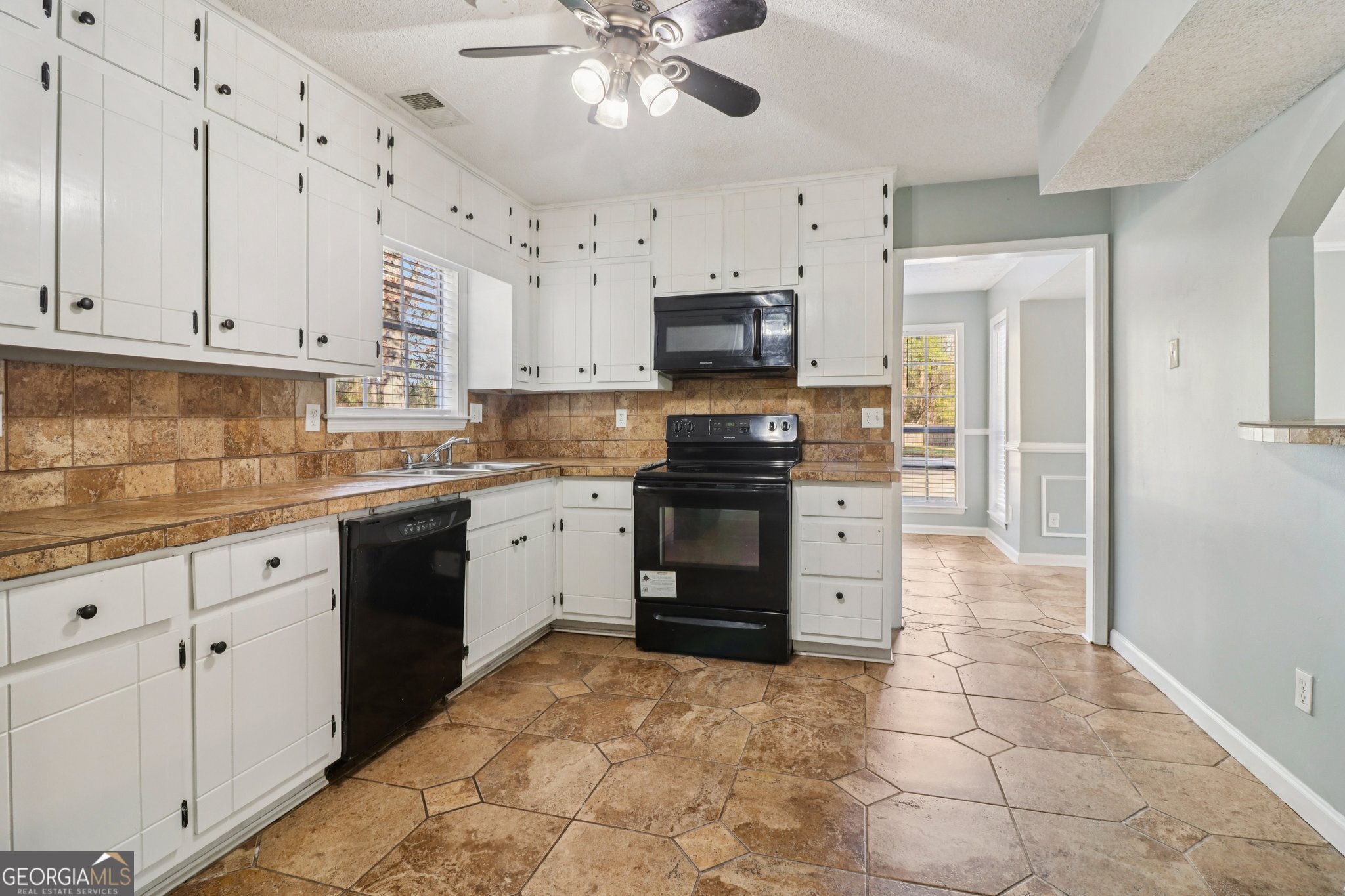 112 Rivercrest Drive