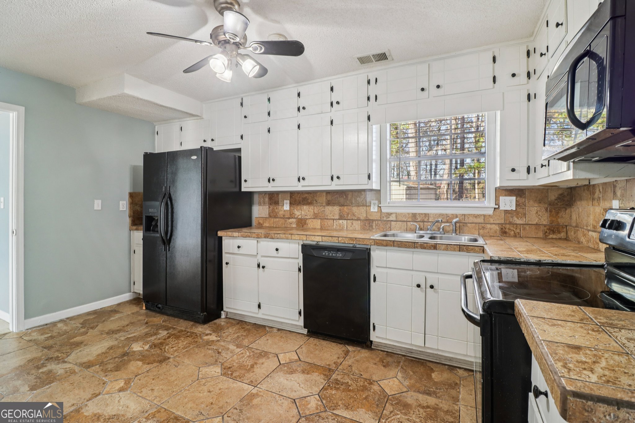 112 Rivercrest Drive