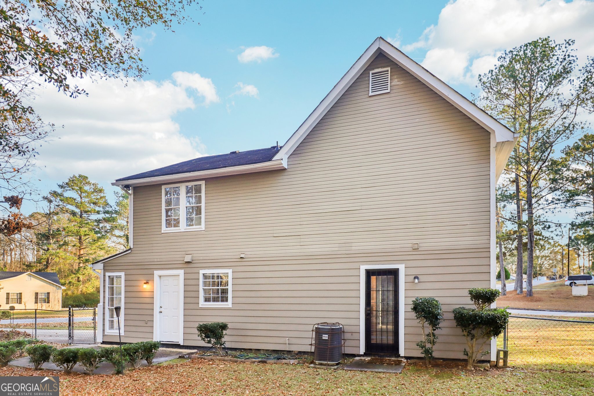 112 Rivercrest Drive