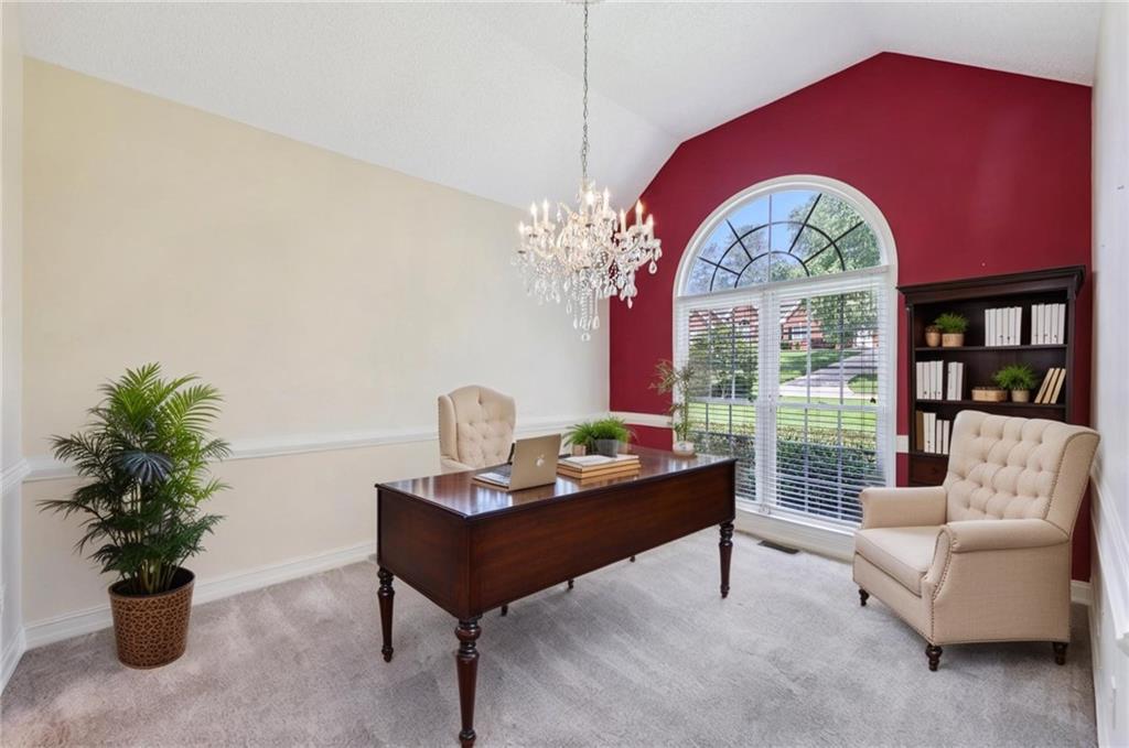 8110 Lakemont Close