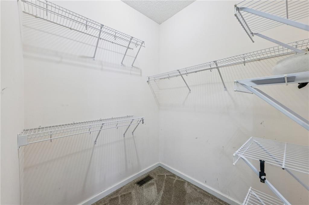 8110 Lakemont Close