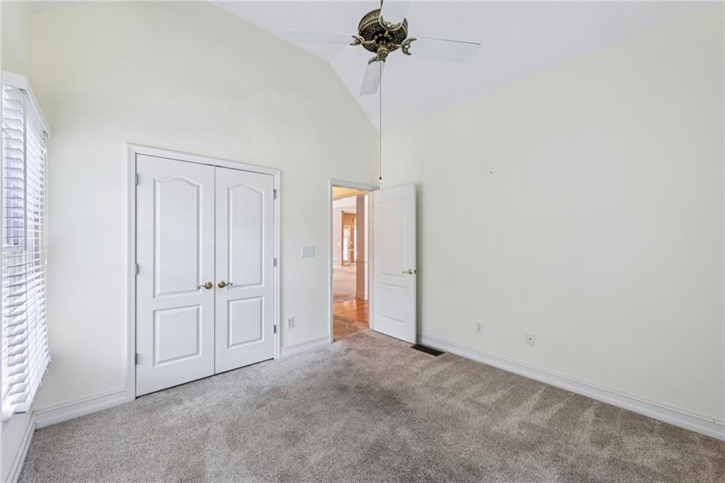 8110 Lakemont Close