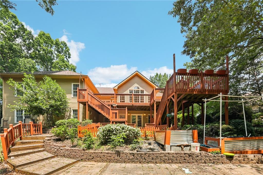 8110 Lakemont Close