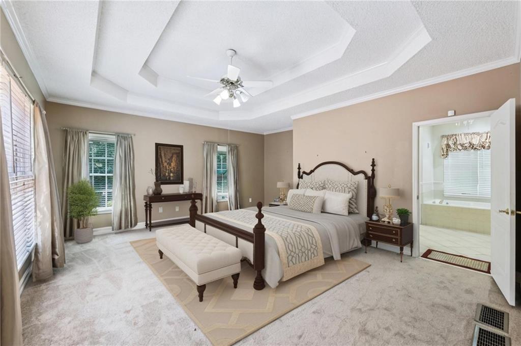 8110 Lakemont Close