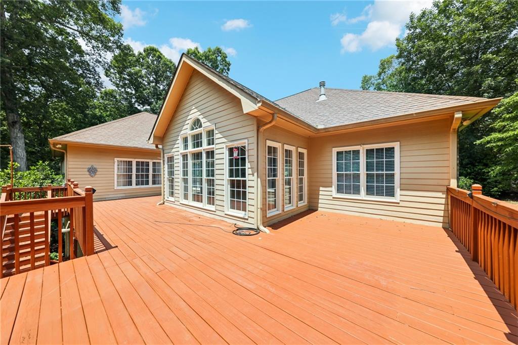 8110 Lakemont Close