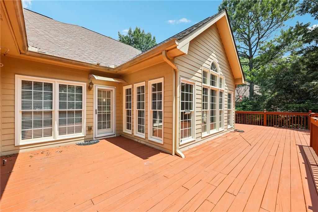 8110 Lakemont Close