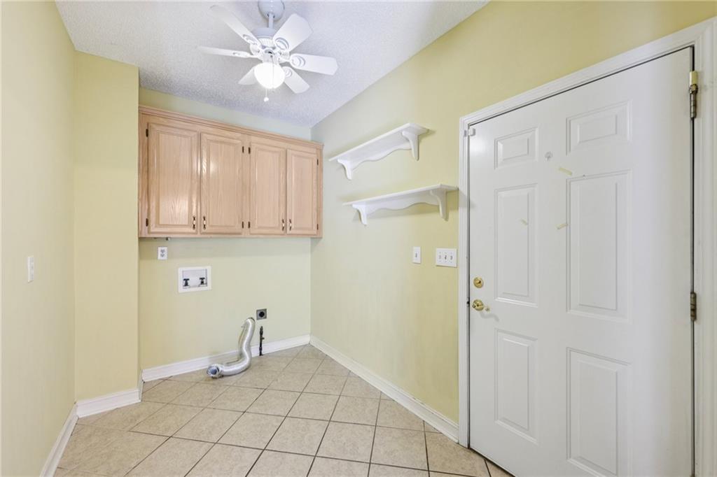 8110 Lakemont Close
