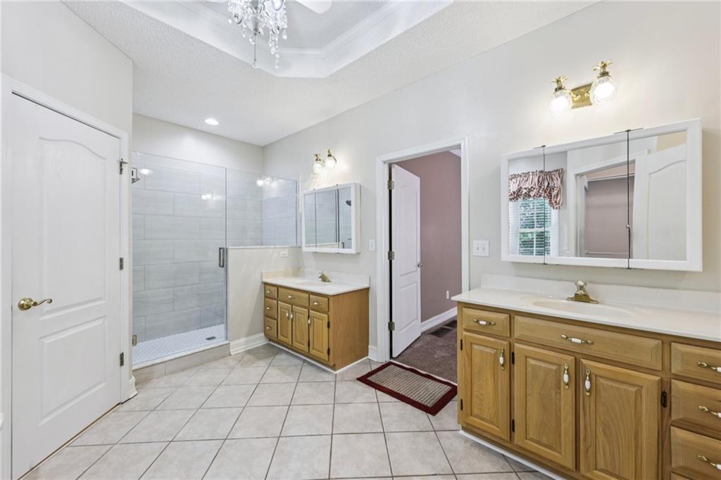 8110 Lakemont Close