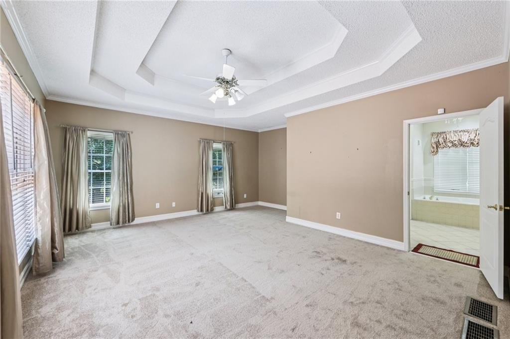 8110 Lakemont Close