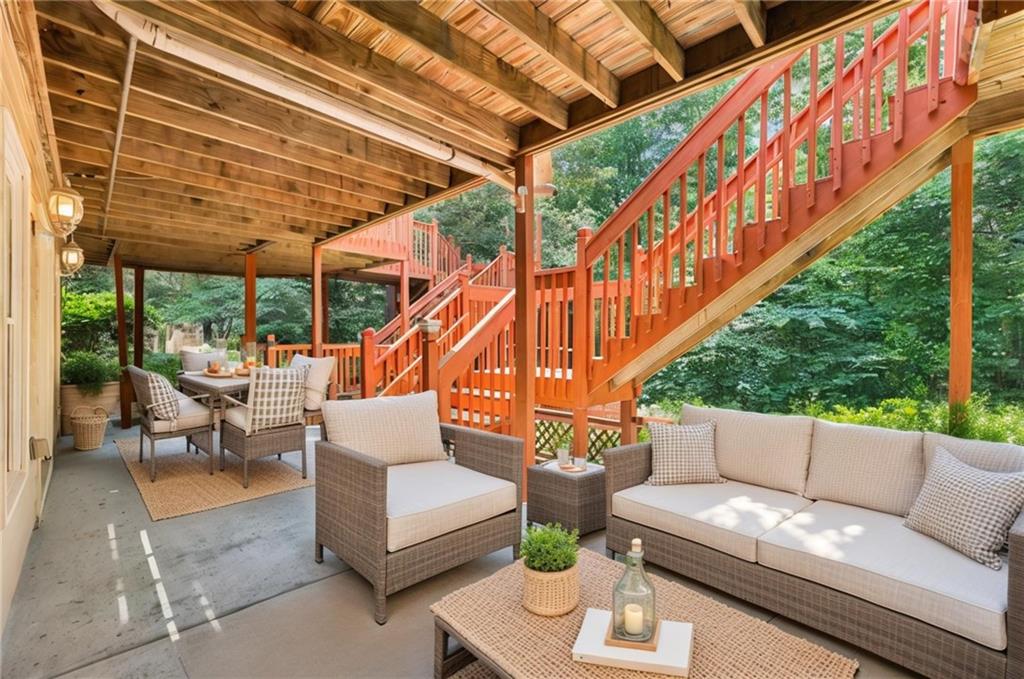 8110 Lakemont Close