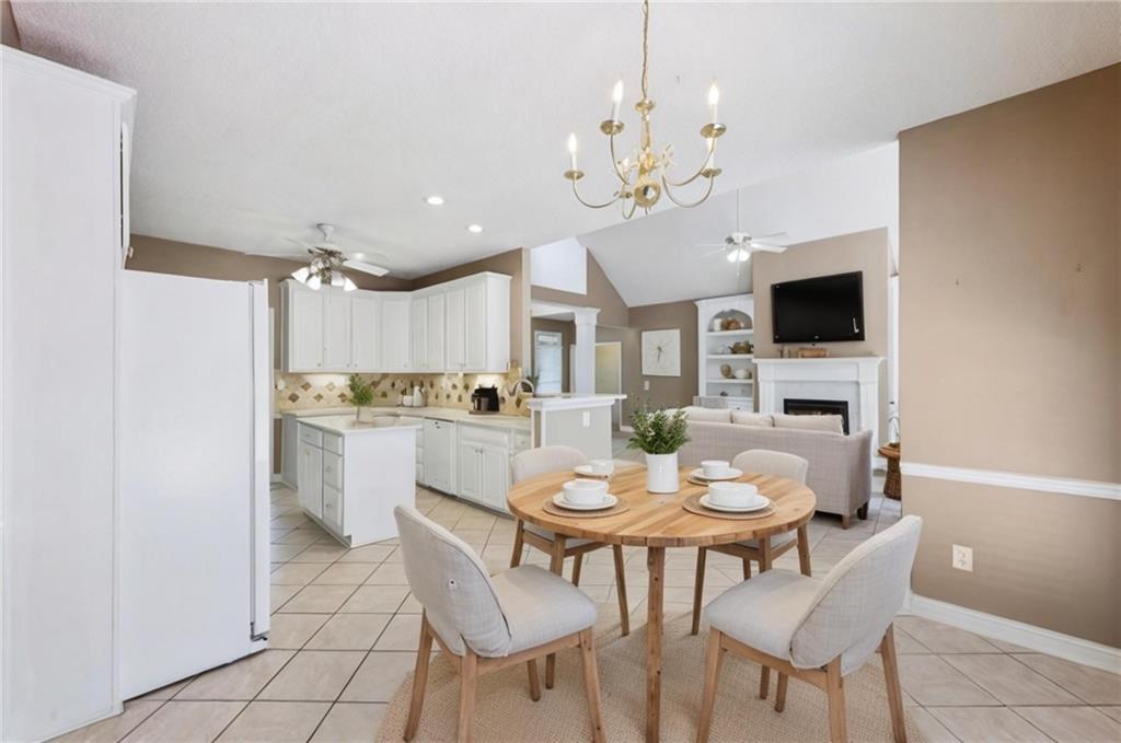 8110 Lakemont Close