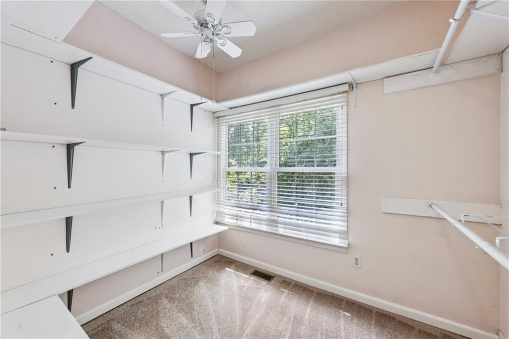 8110 Lakemont Close