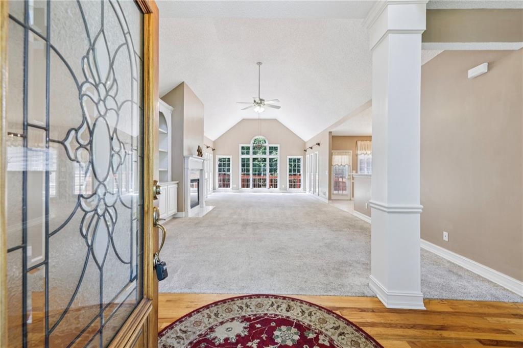 8110 Lakemont Close