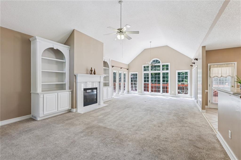 8110 Lakemont Close