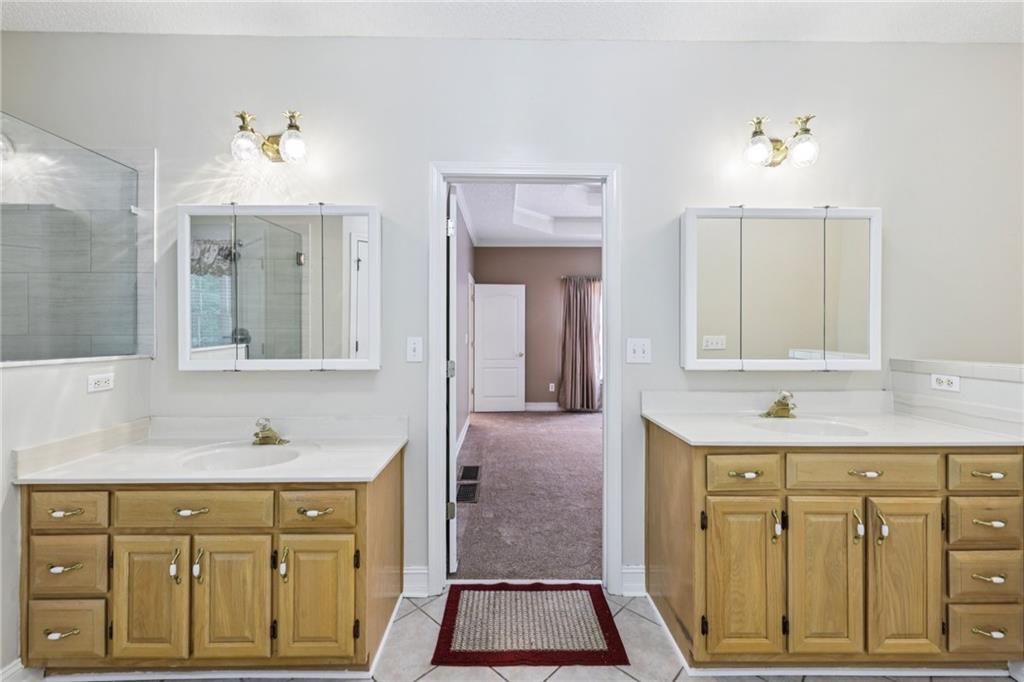 8110 Lakemont Close