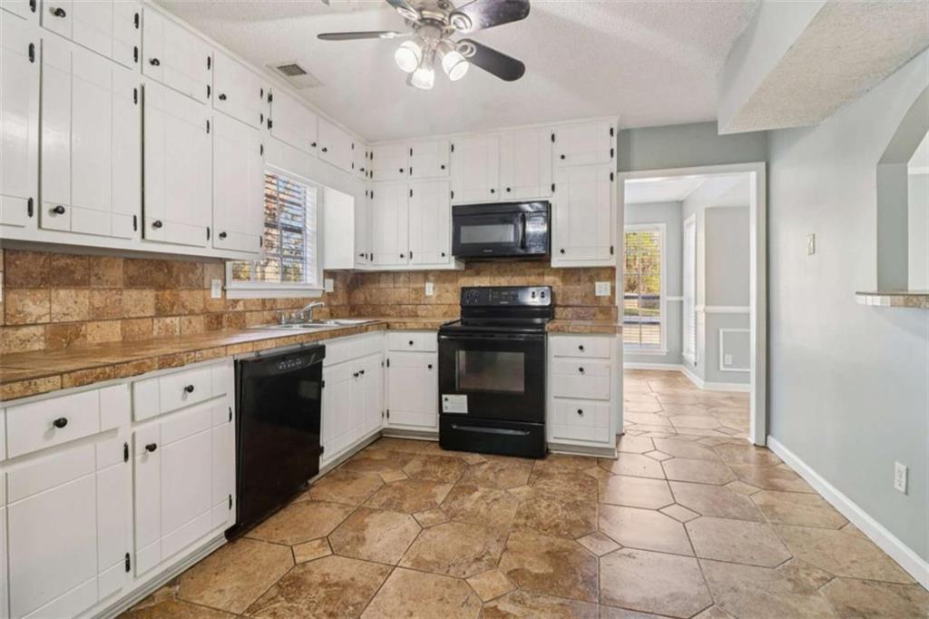 112 Rivercrest Drive