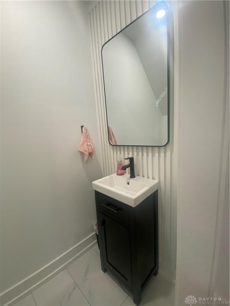 103 E Walnut Street