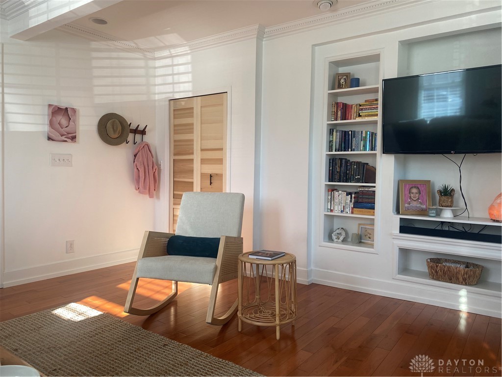 103 E Walnut Street