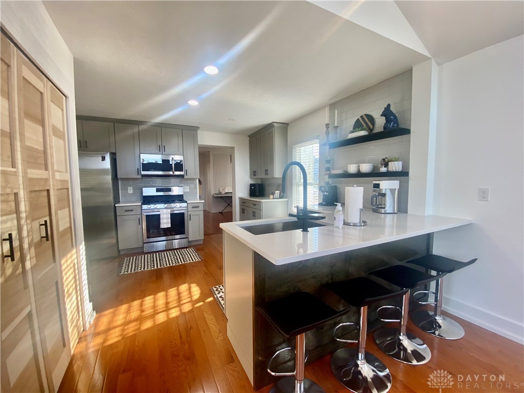 103 E Walnut Street
